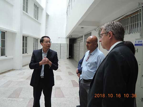 PTLP公司和安徽省檔案局黃局長進行技術(shù)交流 PTLP公司和安徽省檔案局黃局長進行技術(shù)交流