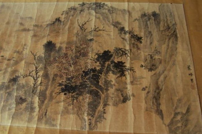 圖4-糊酸且濃,造成作品酥脆有折痕